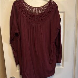 Women's Burgundy Top
